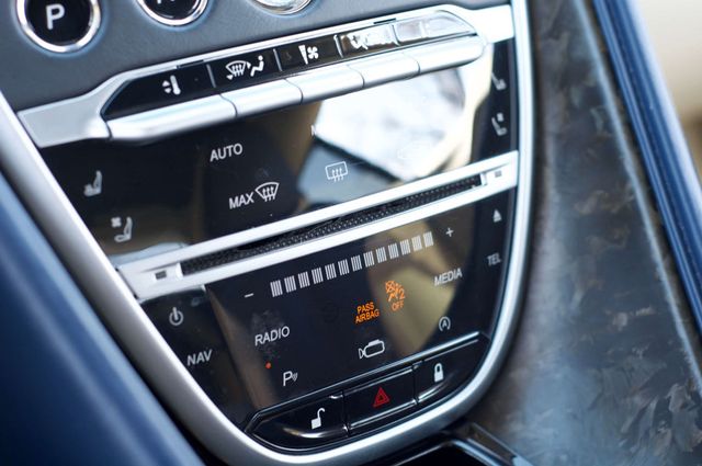 2017 Aston Martin DB11 Local Trade/Launch Edition/Heated&CooledSeats/Bang&OlufsenAudio - 22982846 - 29