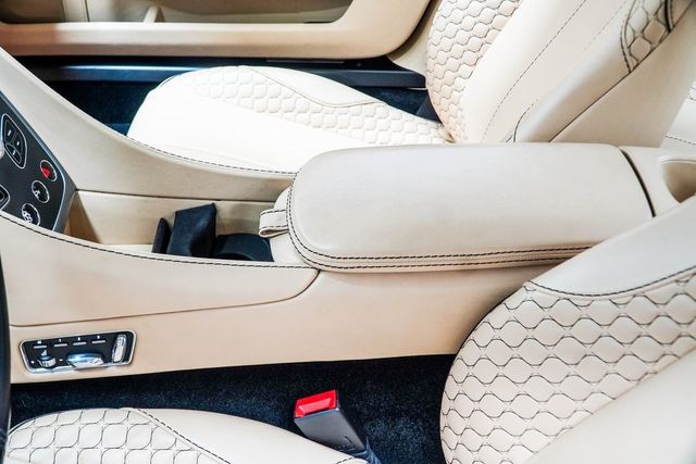 2017 Aston Martin Vanquish V12 - 22960839 - 24