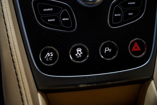 2017 Aston Martin Vanquish V12 - 22960839 - 27