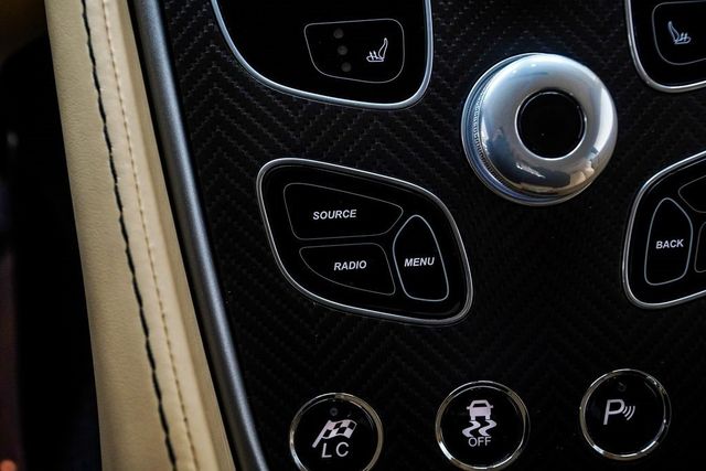 2017 Aston Martin Vanquish V12 - 22960839 - 28