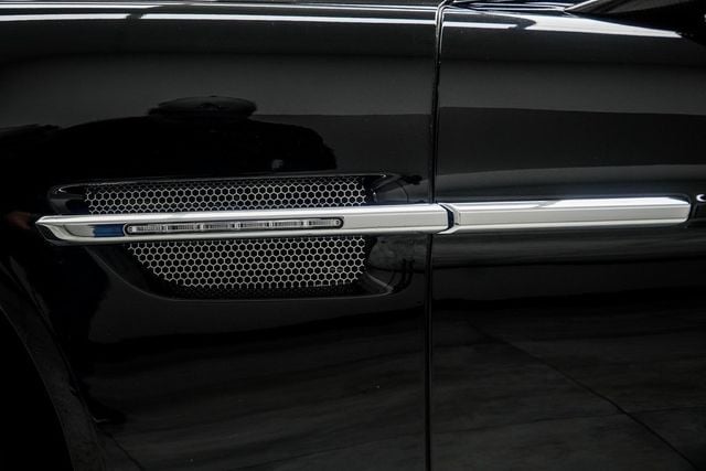 2017 Aston Martin Vanquish V12 - 22960839 - 6