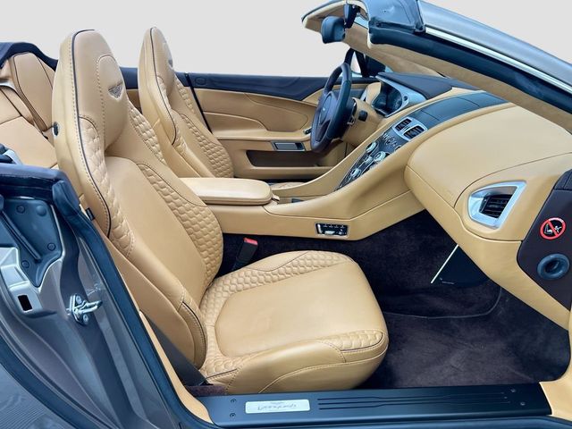 2017 Aston Martin Vanquish Volante - 22986074 - 17