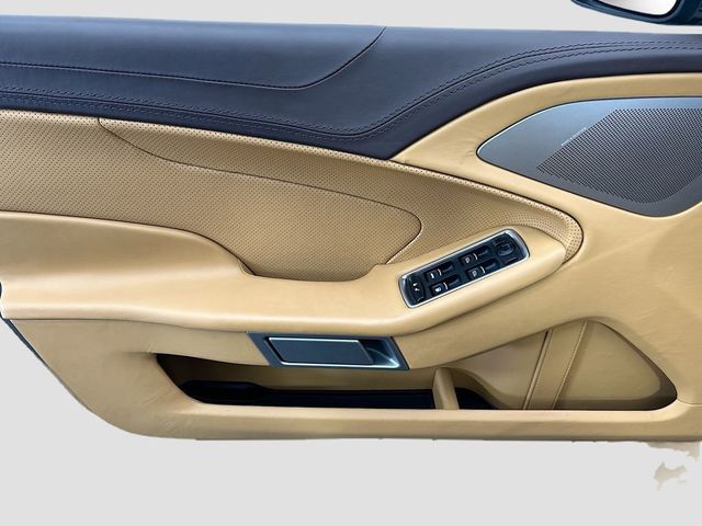 2017 Aston Martin Vanquish Volante - 22986074 - 21