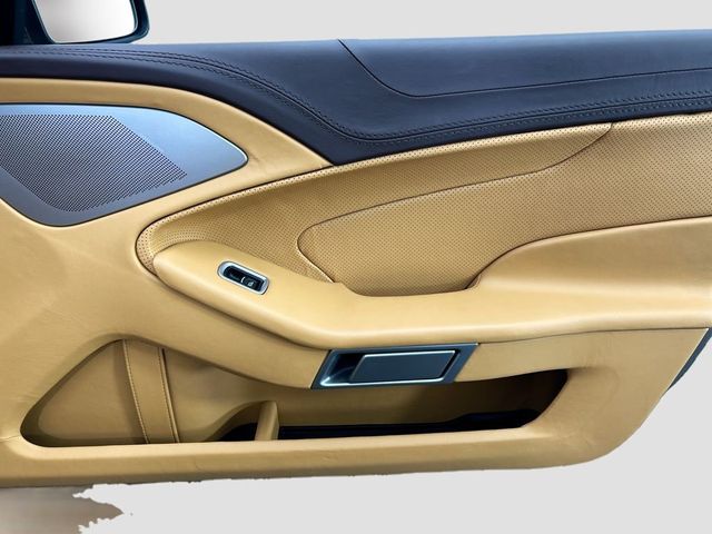 2017 Aston Martin Vanquish Volante - 22986074 - 22