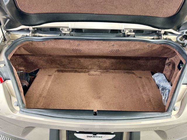 2017 Aston Martin Vanquish Volante - 22986074 - 23