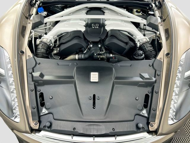 2017 Aston Martin Vanquish Volante - 22986074 - 24