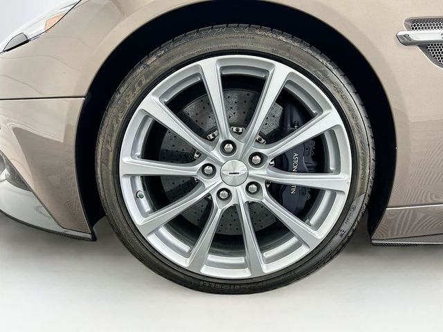 2017 Aston Martin Vanquish Volante - 22986074 - 25
