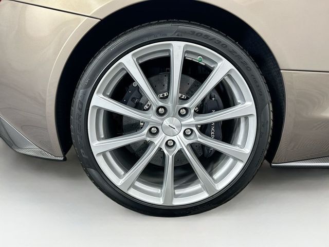 2017 Aston Martin Vanquish Volante - 22986074 - 28
