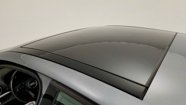 2017 Audi A3 Sedan 2.0 TFSI Premium quattro AWD w/ Convenience Pkg & 18'' Wheels - 23014178 - 9