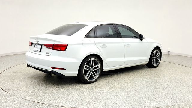 2017 Audi A3 Sedan 2.0 TFSI Premium quattro AWD w/ Convenience Pkg & 18'' Wheels - 23016504 - 4