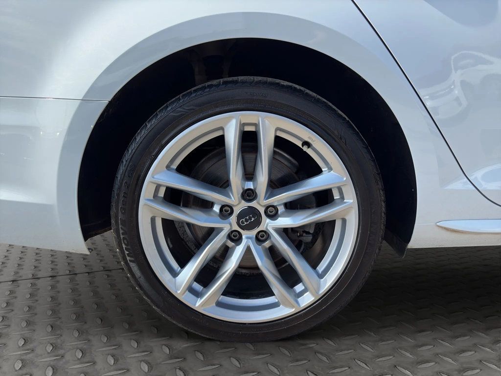 2017 Audi A4 2.0 TFSI Automatic Season of Audi ultra Premium FWD - 22975722 - 26