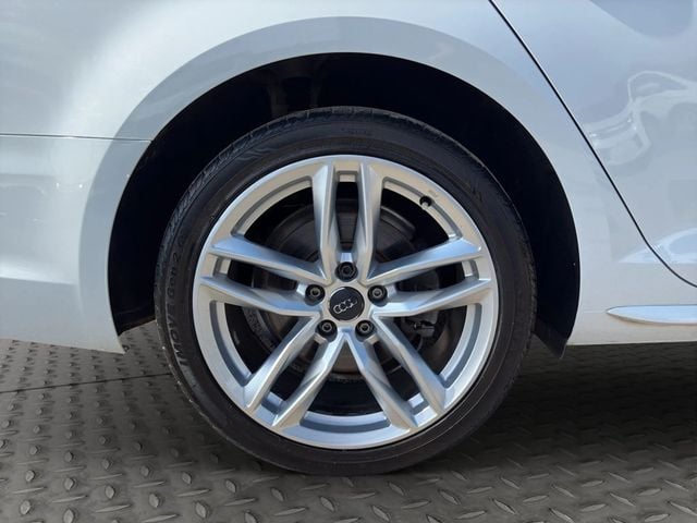 2017 Audi A4 2.0 TFSI Automatic Season of Audi ultra Premium FWD - 22975722 - 26