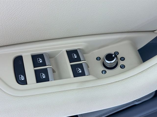 2017 Audi A4 2.0 TFSI Premium Plus quattro all-wheel drive - 23002661 - 17