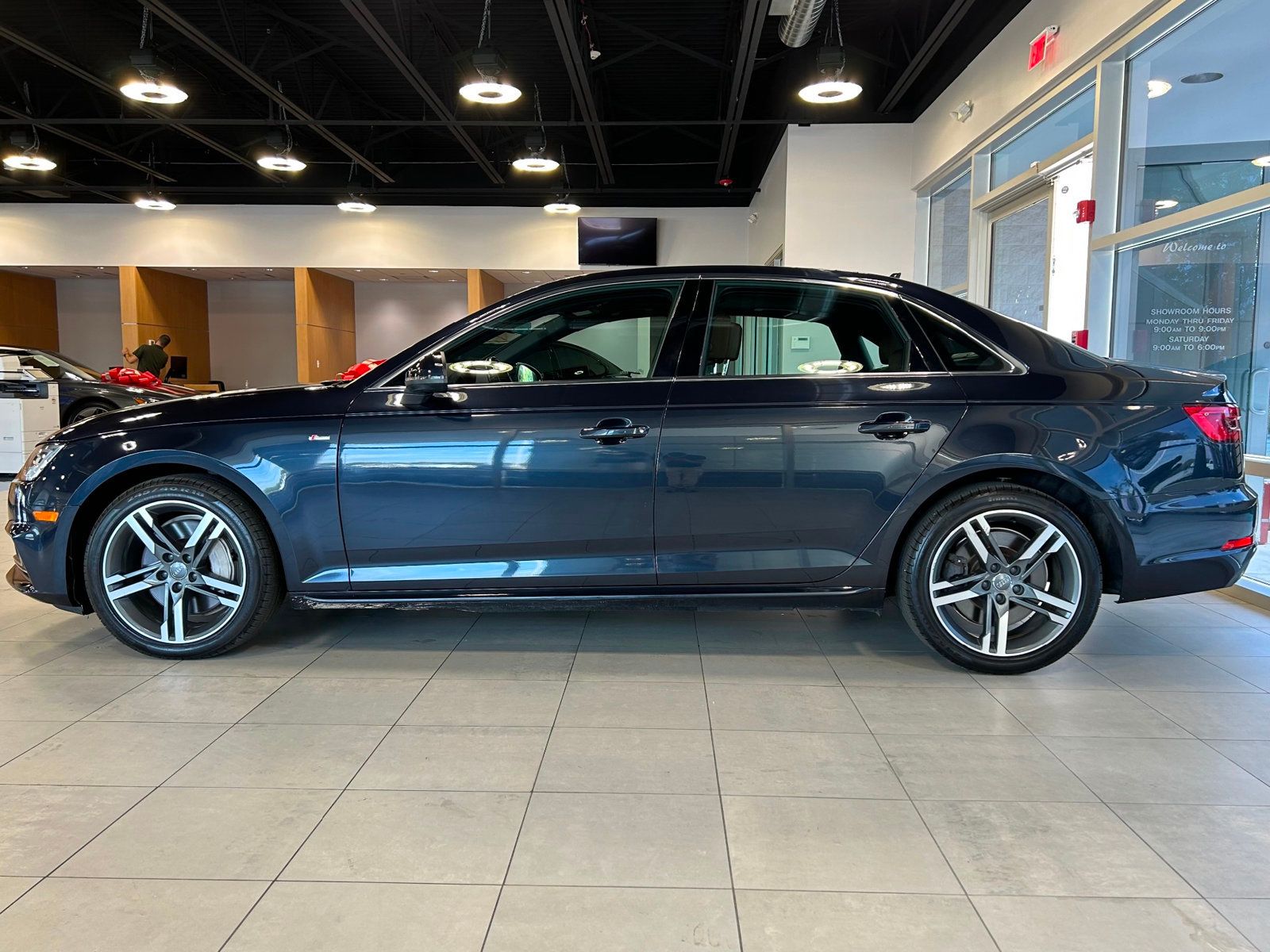 2017 Audi A4 TFSI Prestige Quattro photo 5