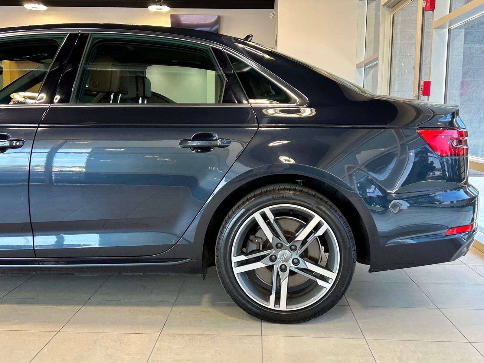 2017 Audi A4 TFSI Prestige Quattro photo 7