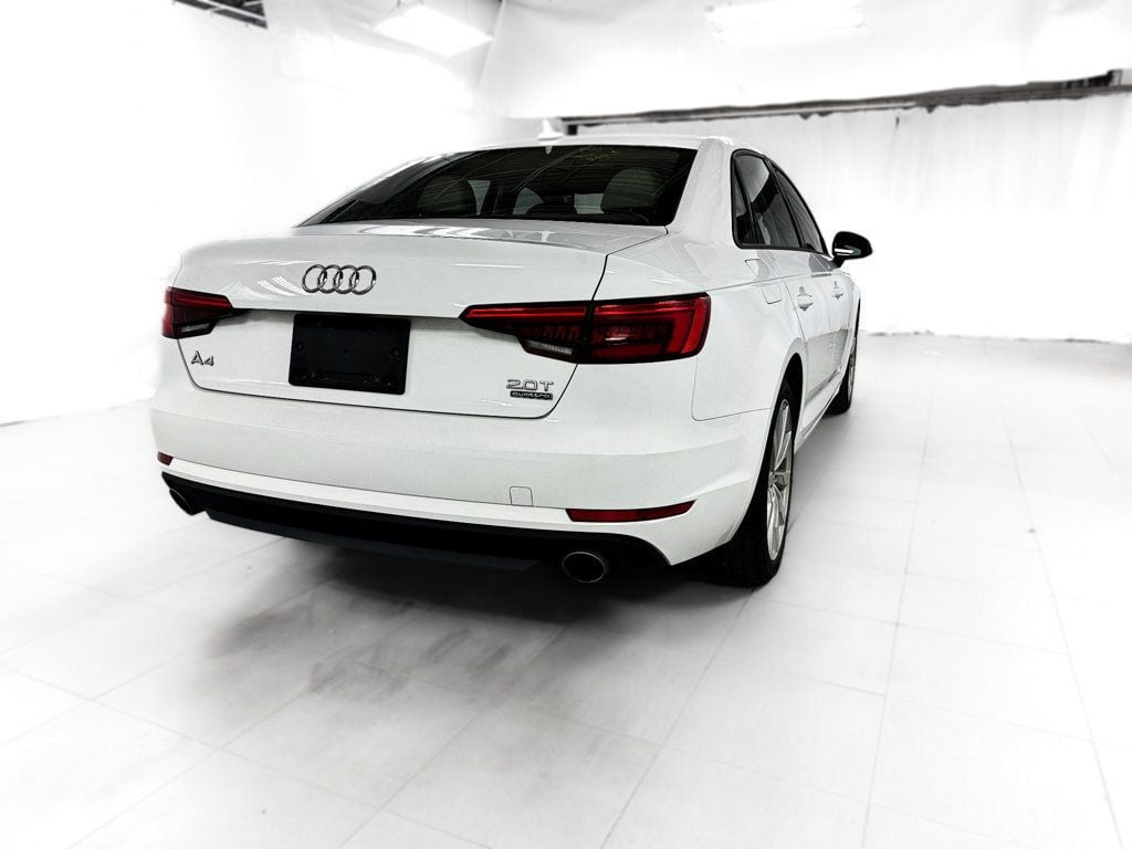 2017 Audi A4 2.0T Quattro Premium Plus photo 6