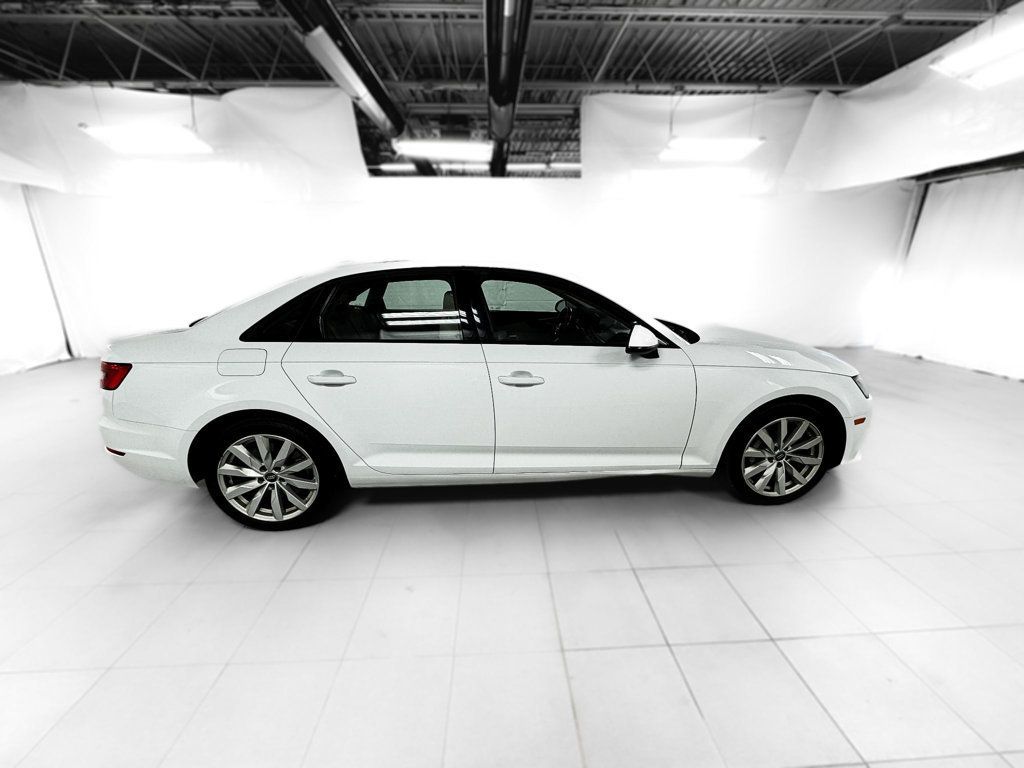 2017 Audi A4 2.0T Quattro Premium Plus photo 7