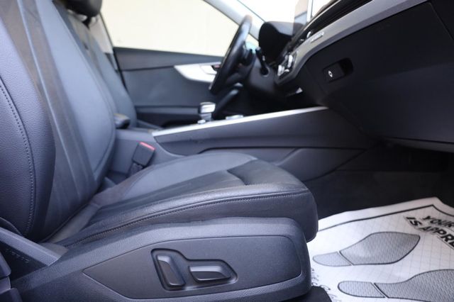 2017 Audi A4 Premium - 23040830 - 28