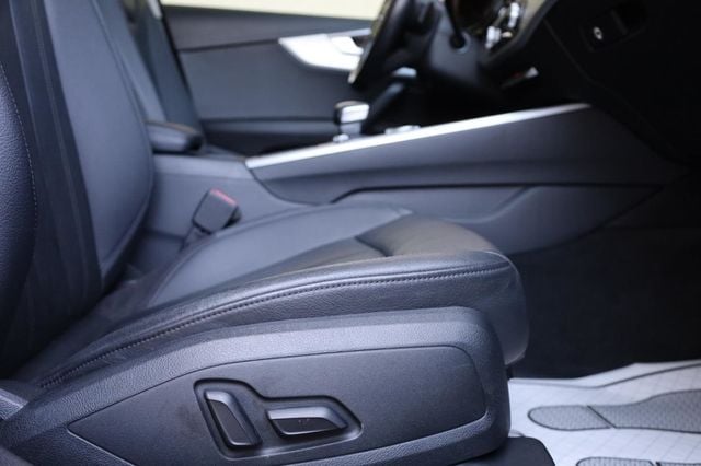 2017 Audi A4 Premium Plus - 23030861 - 28