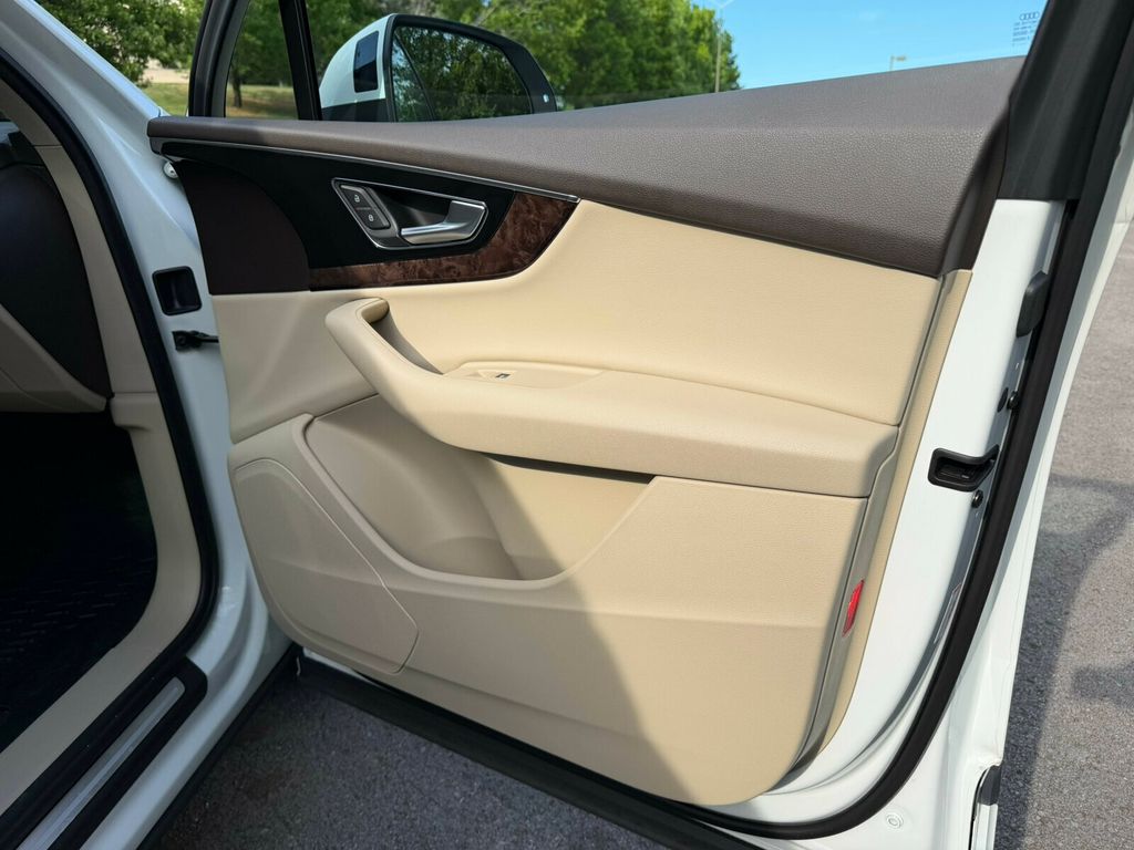 2017 Audi Q7 Premium Plus, Driver Assist, Cold Warm Weather Pack, Vision Pack - 23016960 - 33