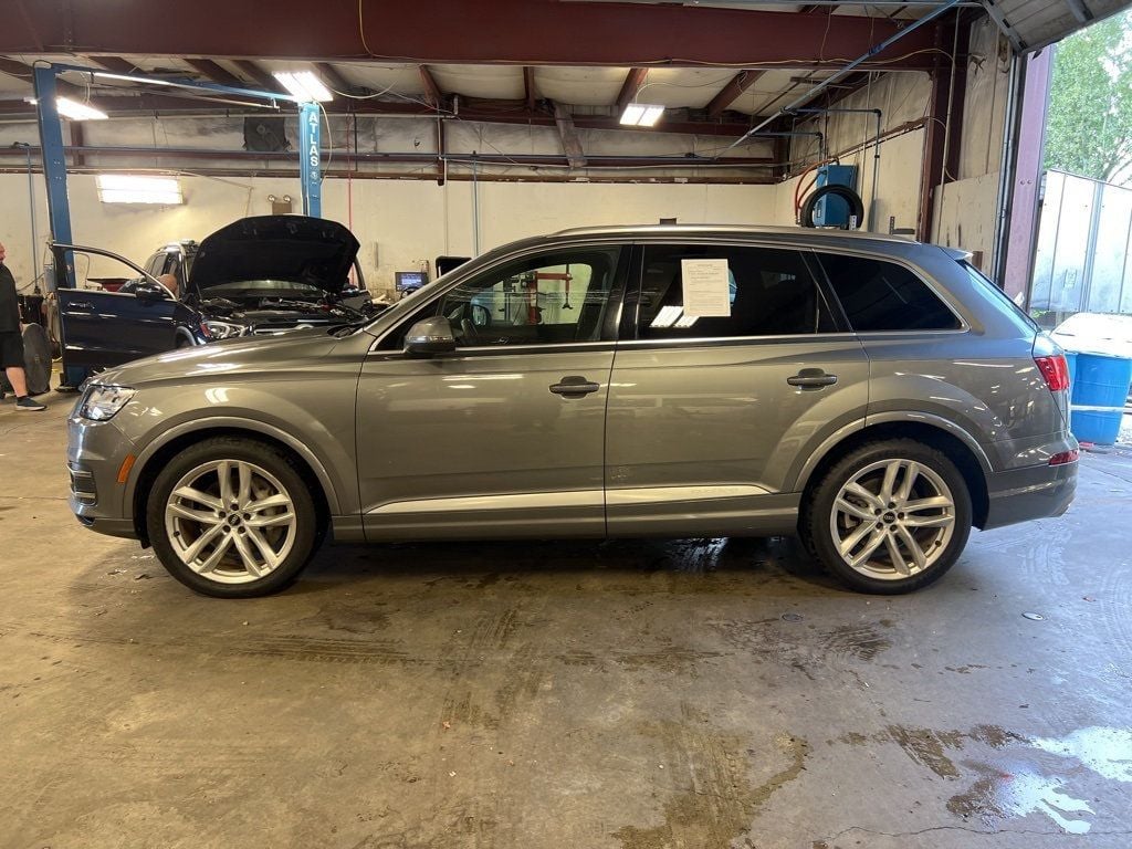 2017 Audi Q7 3.0T Prestige photo 2