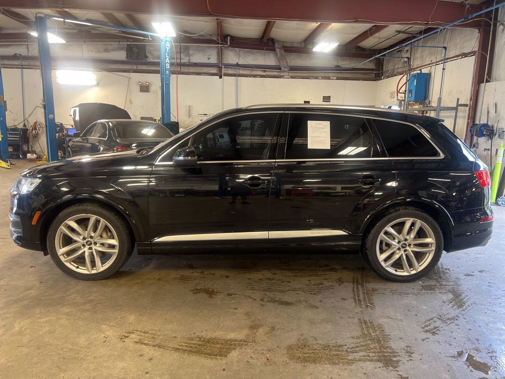 2017 Audi Q7 3.0T Prestige photo 2