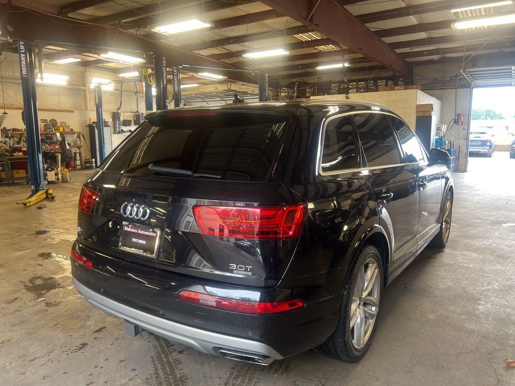2017 Audi Q7 3.0T Prestige photo 3