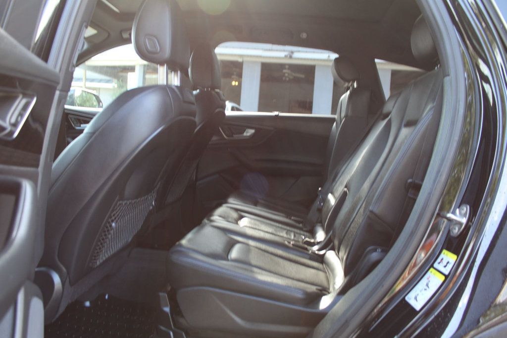 2017 Audi Q7 3.0T Prestige photo 18