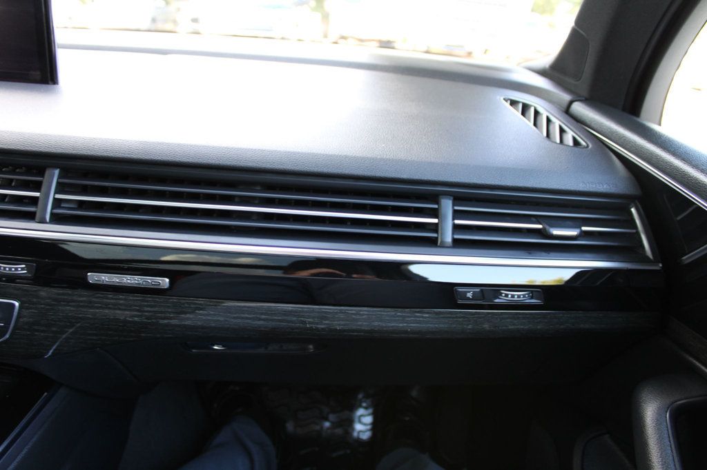 2017 Audi Q7 3.0T Prestige photo 29