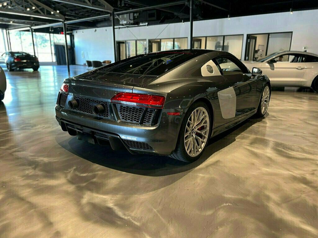 2017 Audi R8 V10 Quattro S tronic photo 4