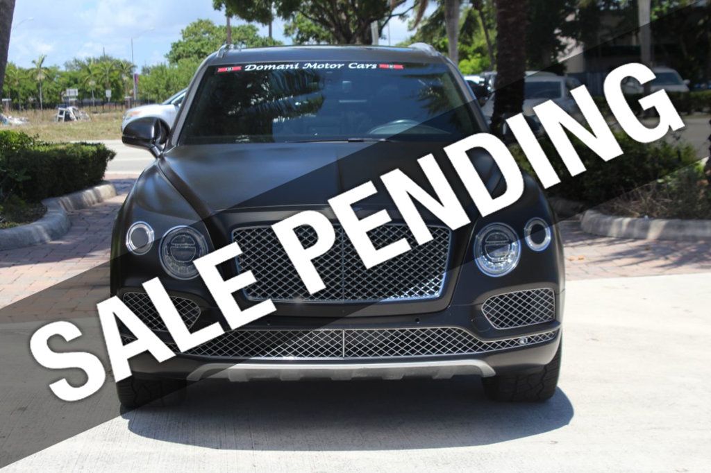 2017 Bentley Bentayga $ 240,025 WHEN NEW , WRAPPED IN FLAT GREY/BLK, OWN $ 985 - 21519899 | Video 1