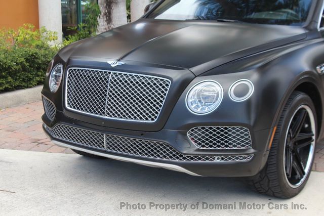 2017 Bentley Bentayga $ 240,025 WHEN NEW , WRAPPED IN FLAT GREY/BLK, OWN $ 985 - 21519899 - 3