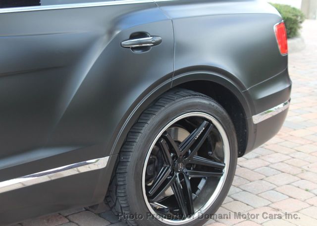 2017 Bentley Bentayga $ 240,025 WHEN NEW , WRAPPED IN FLAT GREY/BLK, OWN $ 985 - 21519899 - 45