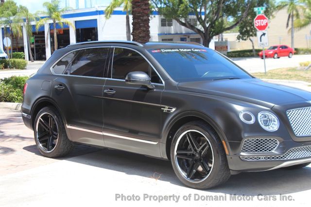 2017 Bentley Bentayga $ 240,025 WHEN NEW , WRAPPED IN FLAT GREY/BLK, OWN $ 985 - 21519899 - 46