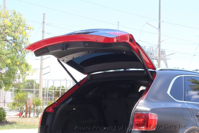 2017 Bentley Bentayga $ 240,025 WHEN NEW , WRAPPED IN FLAT GREY/BLK, OWN $ 985 - 21519899 - 59