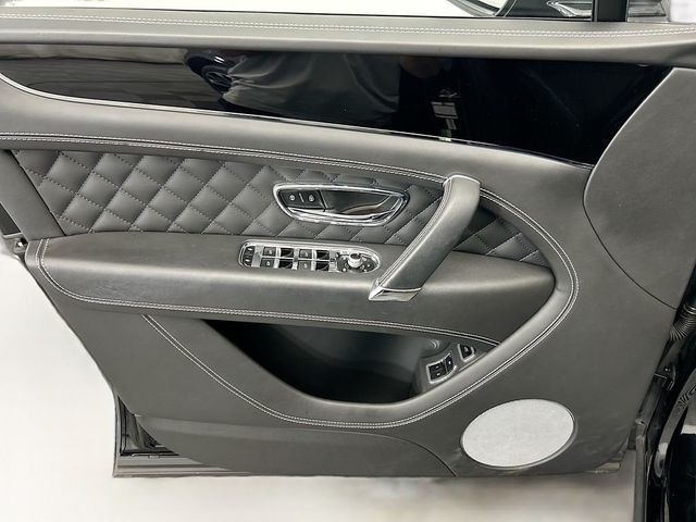 2017 Bentley Bentayga This is not a First Edition  - 22988932 - 22