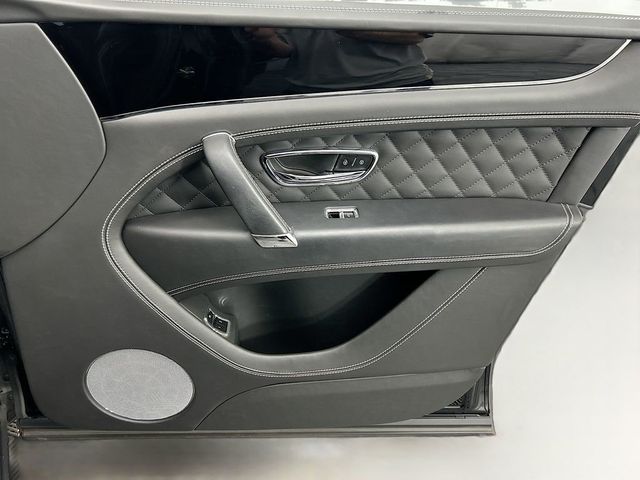 2017 Bentley Bentayga This is not a First Edition  - 22988932 - 23