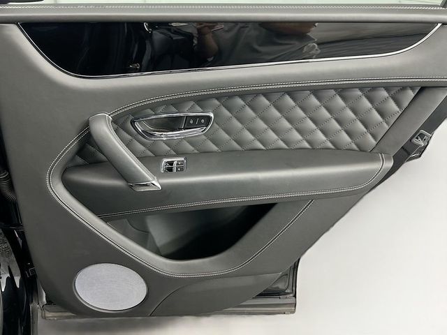 2017 Bentley Bentayga This is not a First Edition  - 22988932 - 25
