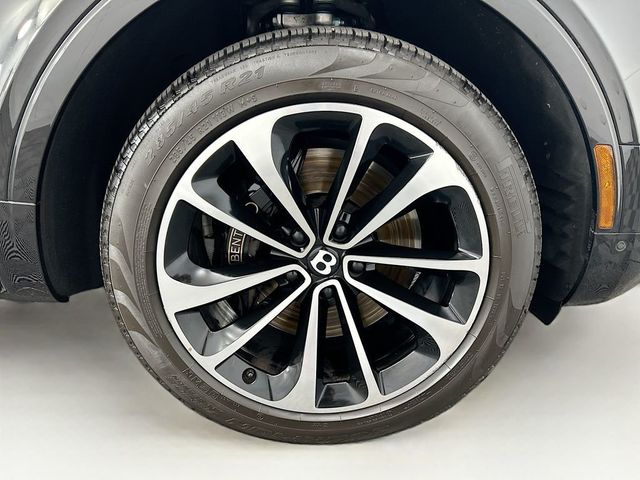 2017 Bentley Bentayga This is not a First Edition  - 22988932 - 30