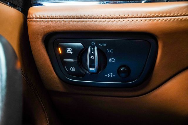 2017 Bentley Bentayga W12 - 22978414 - 37