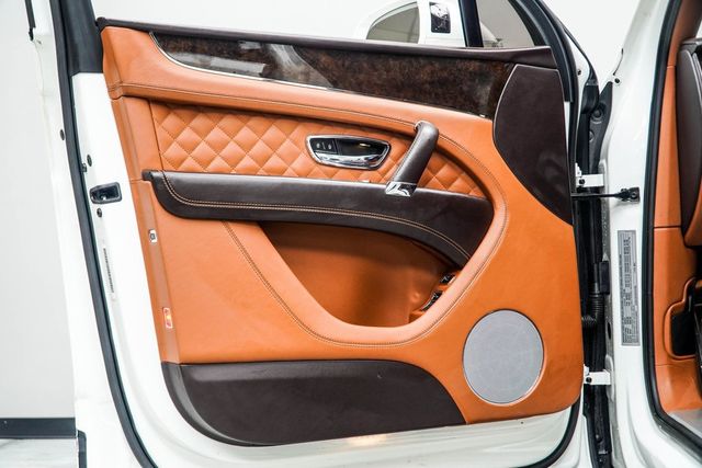 2017 Bentley Bentayga W12 - 22978414 - 40