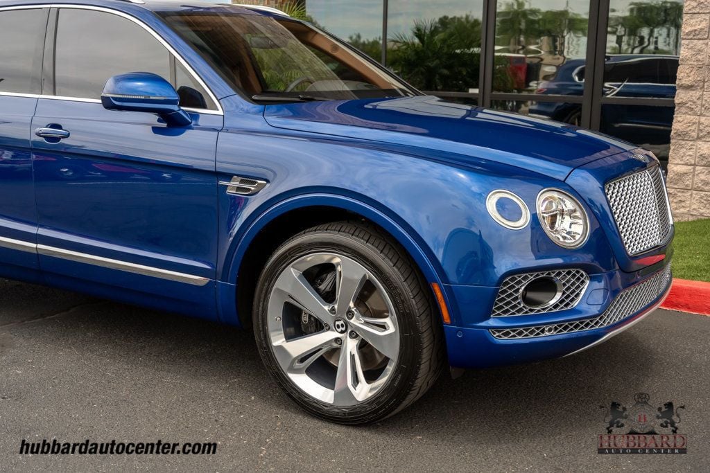2017 Bentley Bentayga W12 AWD - 23025909 - 32