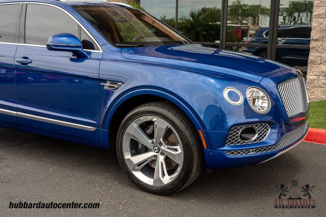 2017 Bentley Bentayga W12 AWD - 23025909 - 32