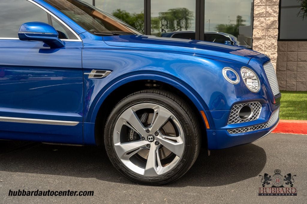2017 Bentley Bentayga W12 AWD - 23025909 - 37