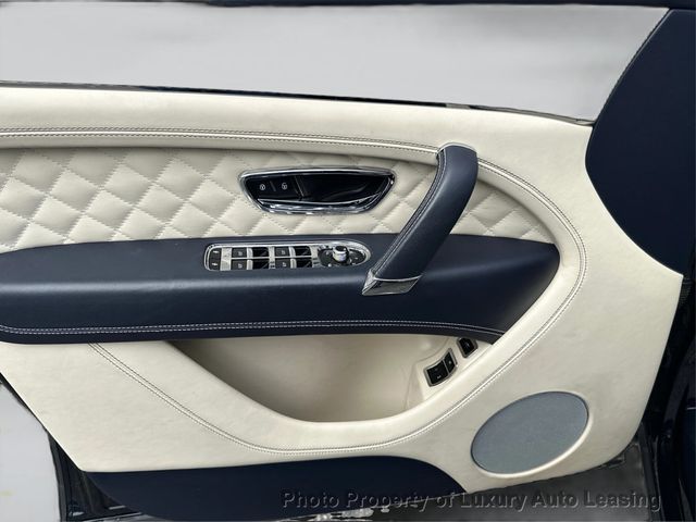 2017 Bentley Bentayga W12 AWD - 23098524 - 19