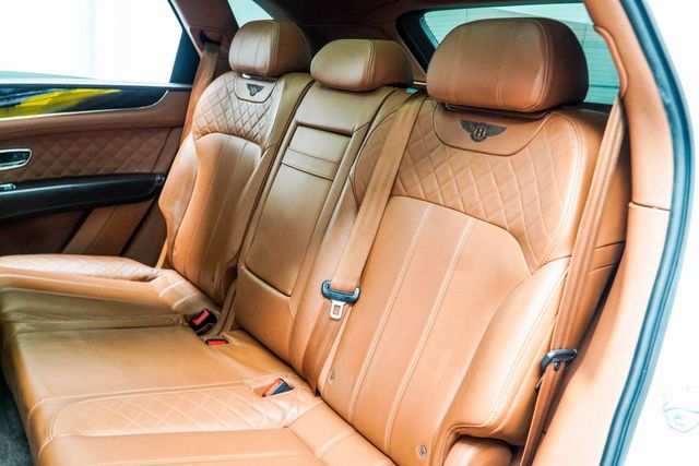 2017 Bentley Bentayga W12 AWD - 22978414 - 48
