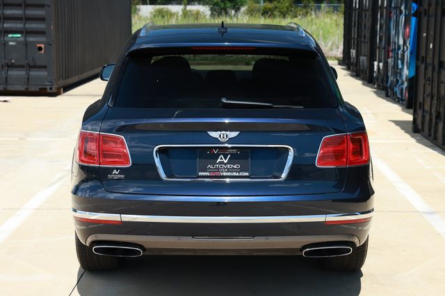 2017 Bentley Bentayga W12 AWD - 23016246 - 11