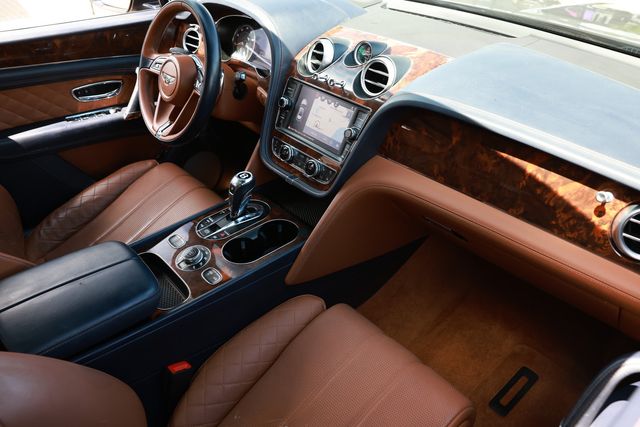 2017 Bentley Bentayga W12 AWD - 23016246 - 20