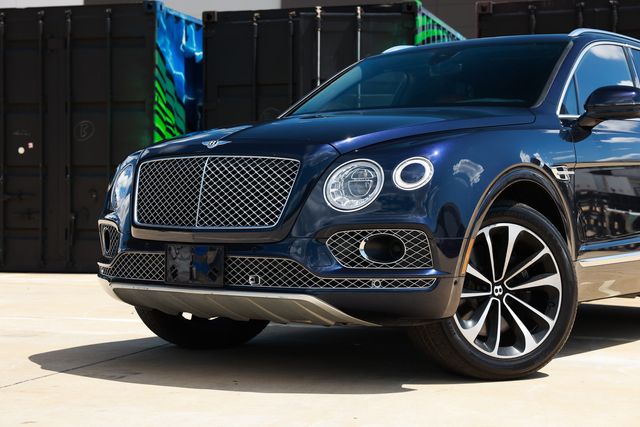 2017 Bentley Bentayga W12 AWD - 23016246 - 30