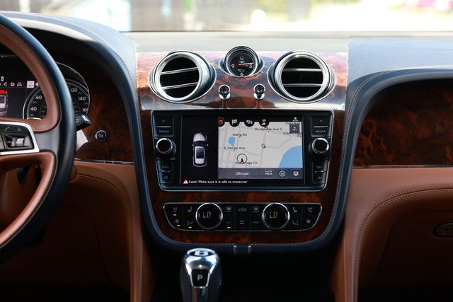 2017 Bentley Bentayga W12 AWD - 23016246 - 42